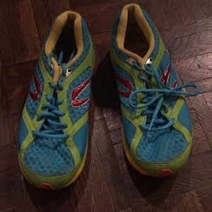 Newton gravity running shoes